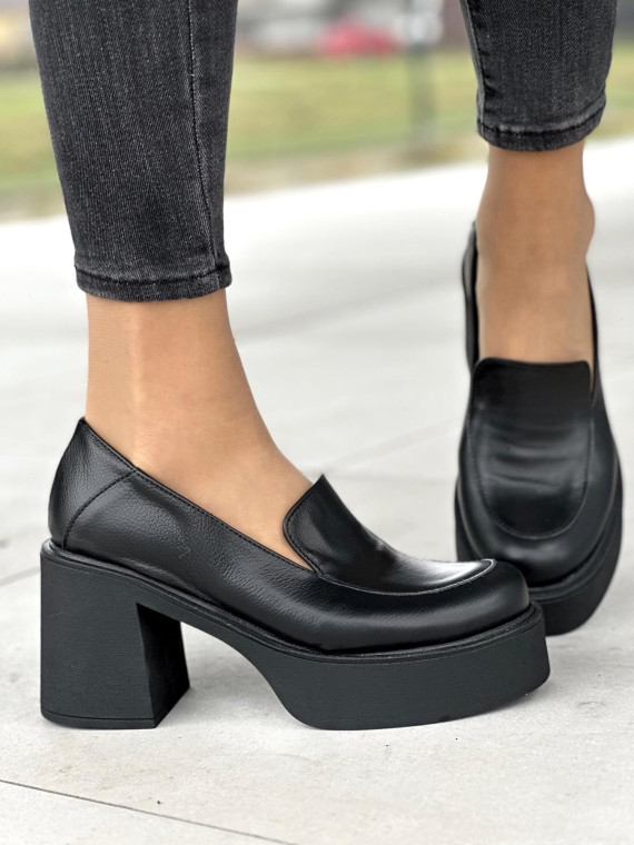 Piękne czarne półbuty damskie na grubej podeszwie, skóra naturalna
