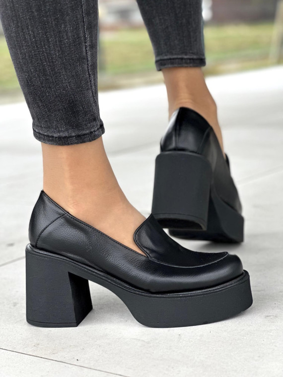 Piękne czarne półbuty damskie na grubej podeszwie, skóra naturalna