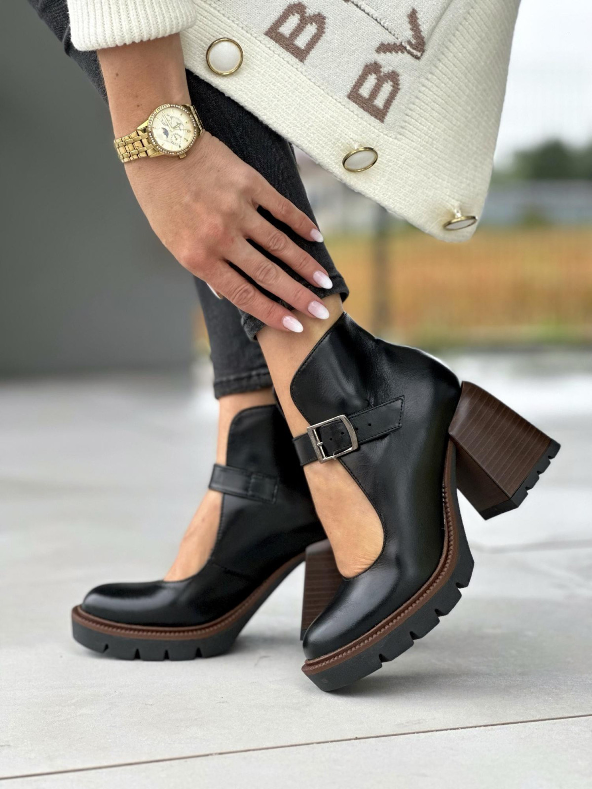 Czarne półbuty damskie skórzane