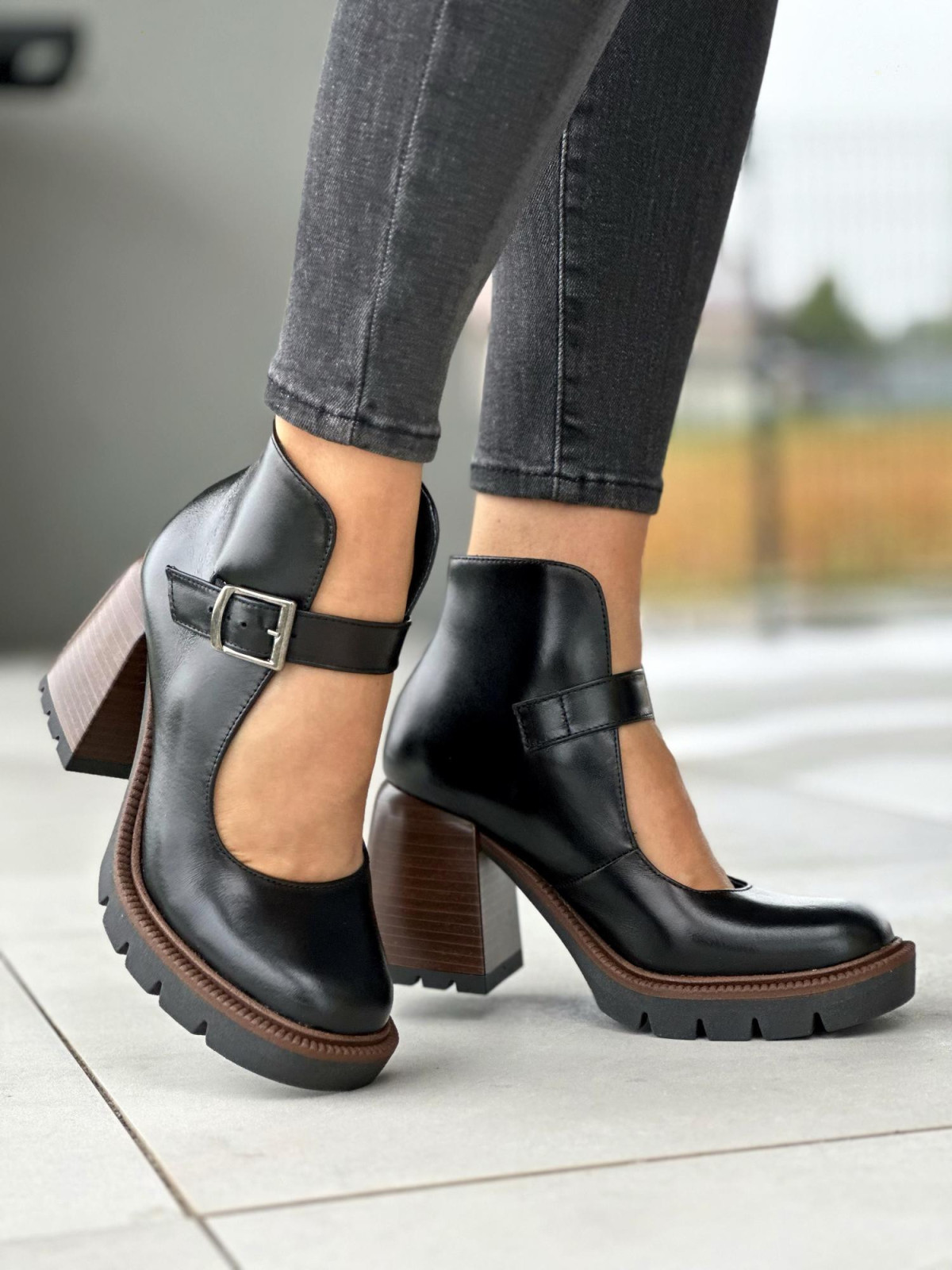 Czarne półbuty damskie skórzane