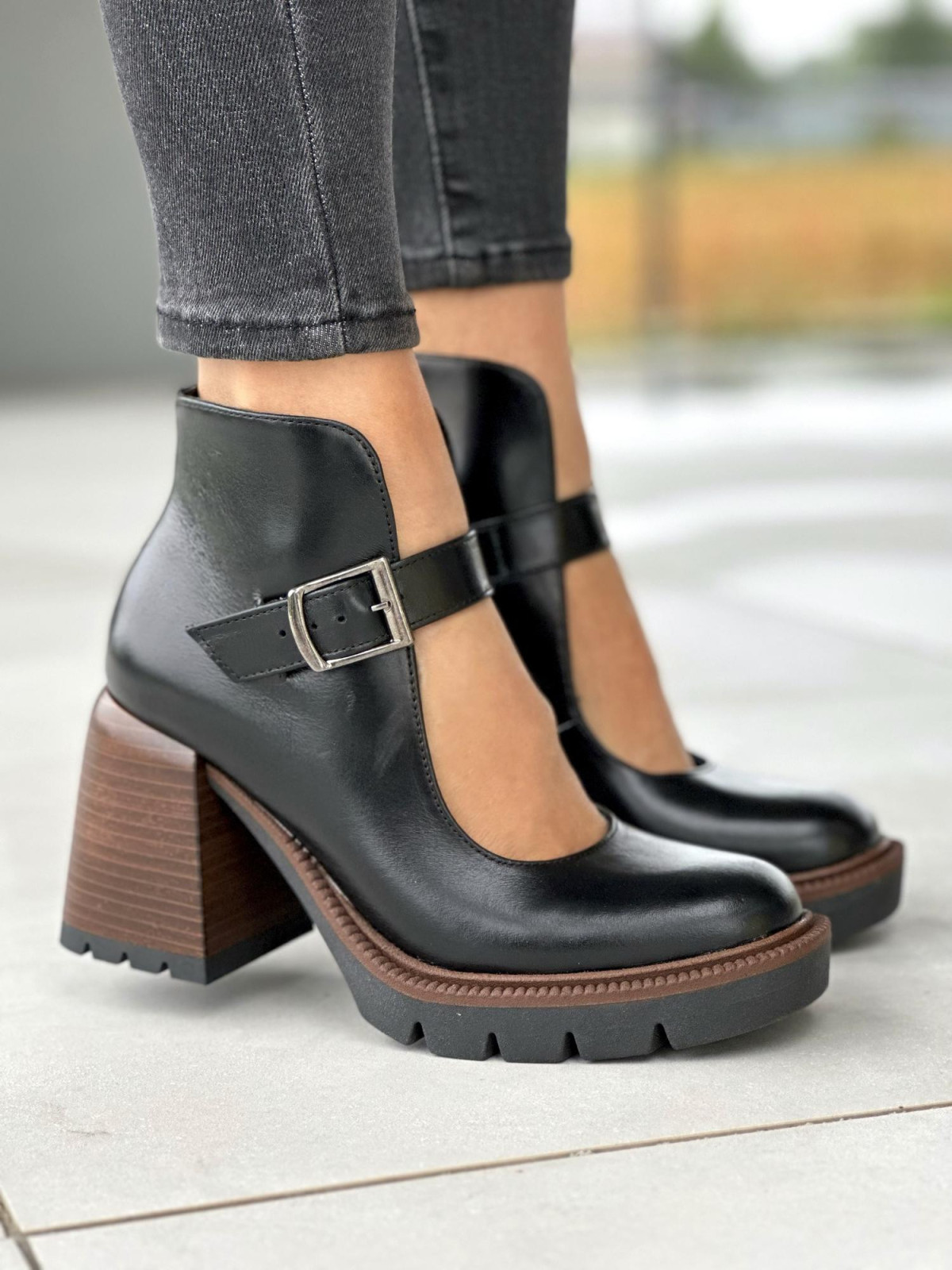 Czarne półbuty damskie skórzane