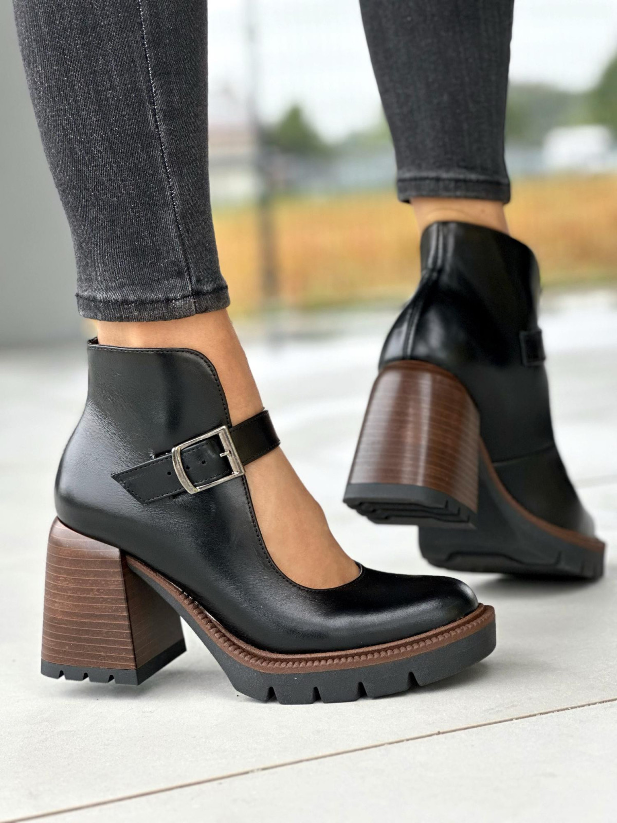 Czarne półbuty damskie skórzane