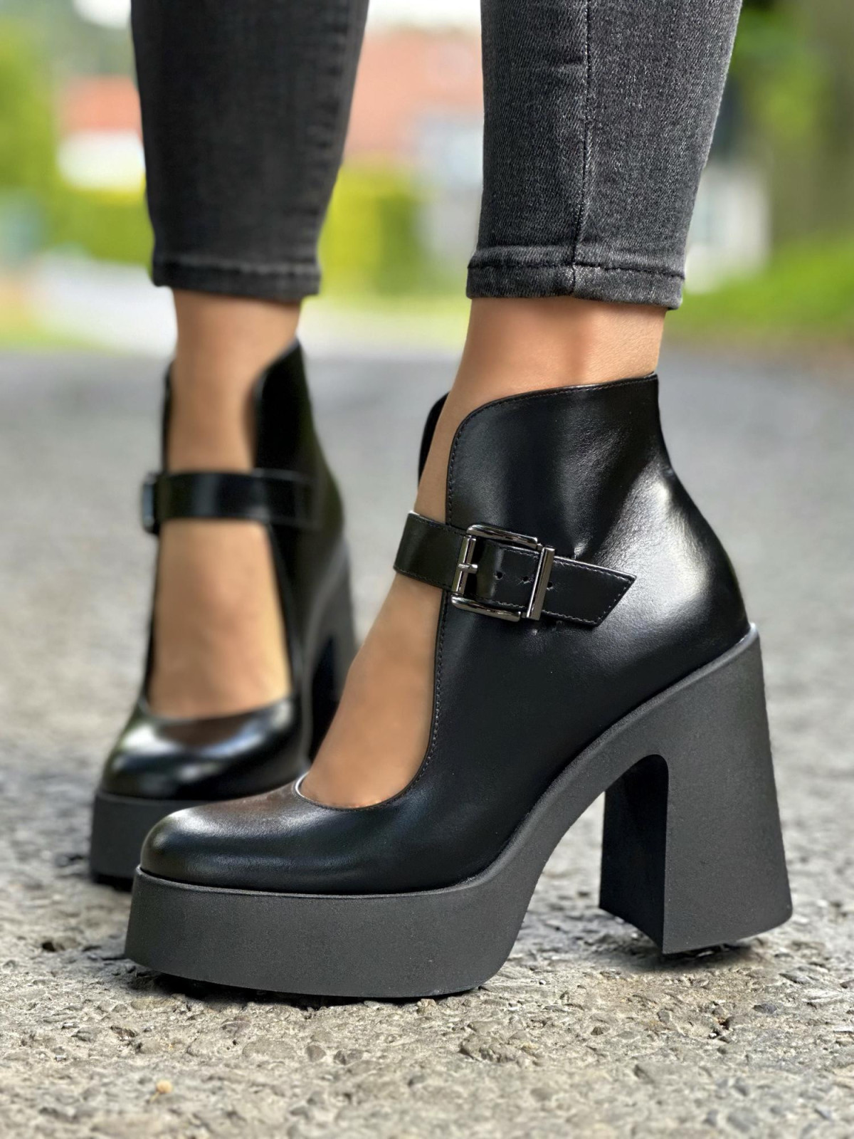 Czarne półbuty damskie skórzane