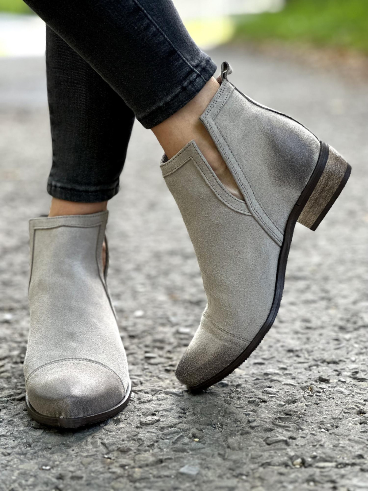 Szare botki damskie skórzane