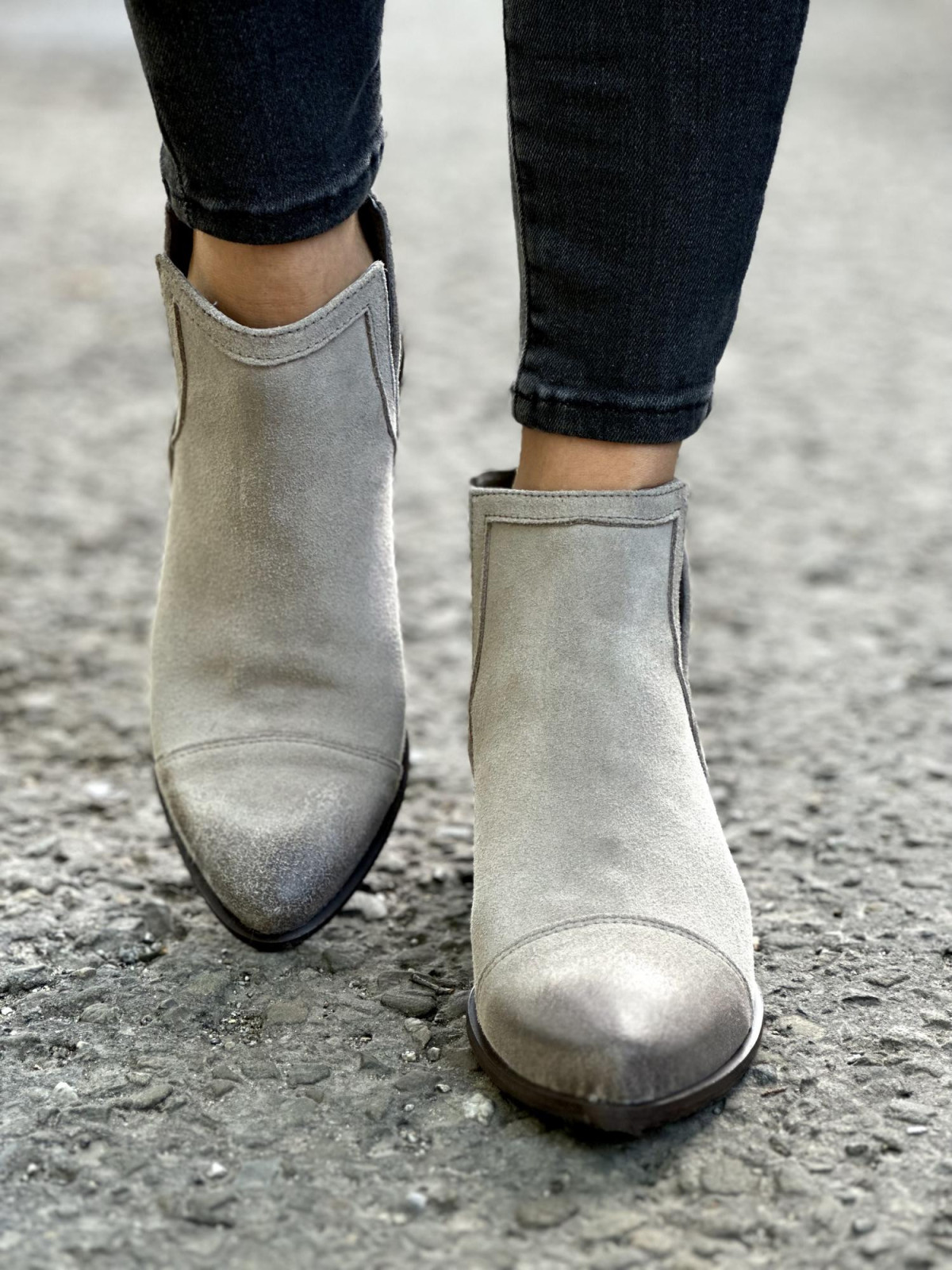 Szare botki damskie skórzane