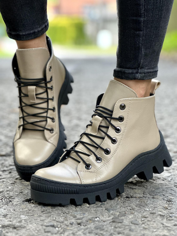 Beżowe trapery damskie skórzane