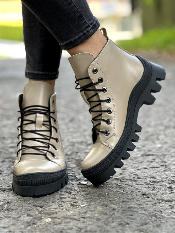 Beżowe trapery damskie skórzane