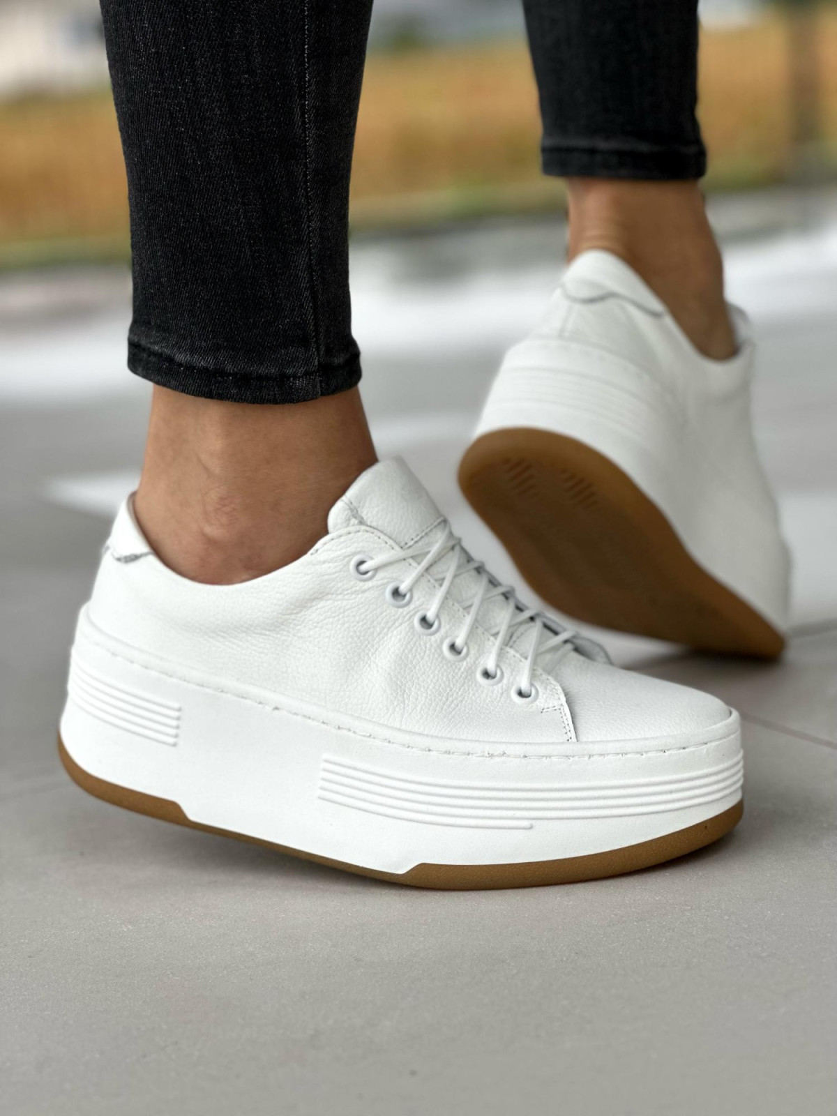 Białe trampki damskie skórzane