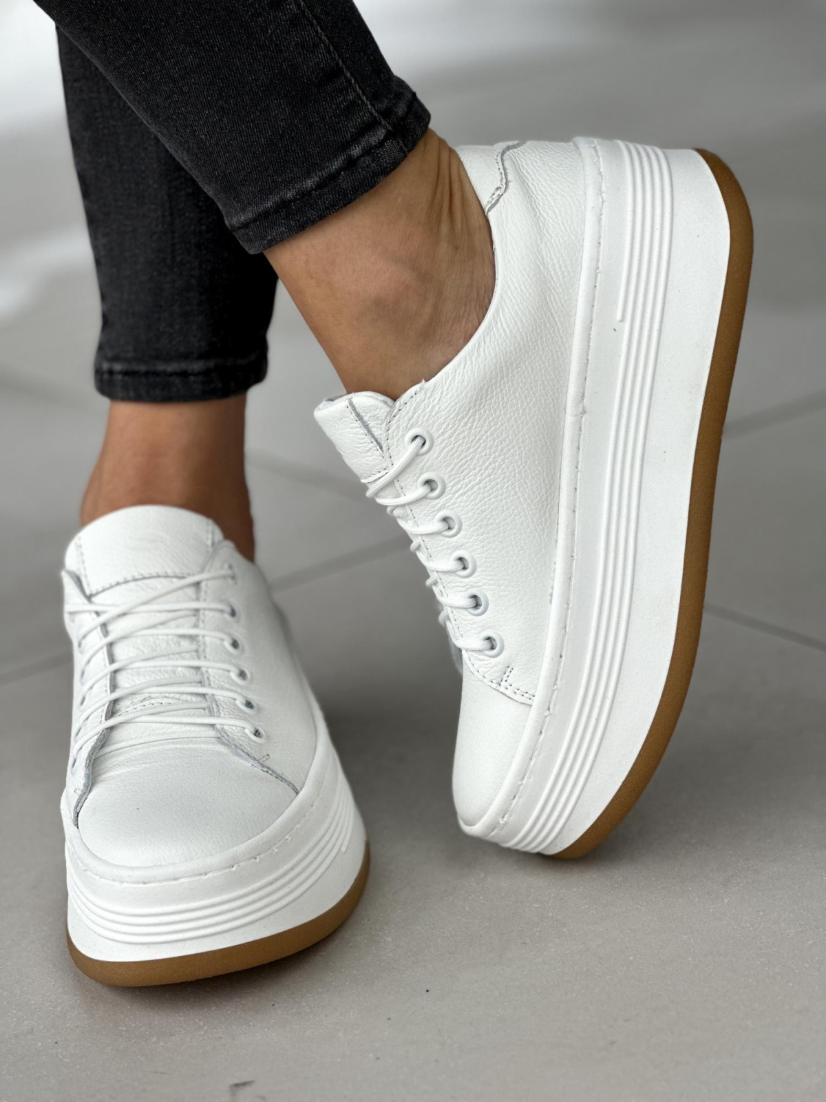 Białe trampki damskie skórzane