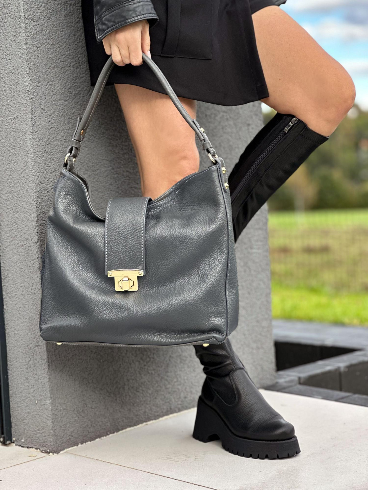 Szara torebka damska skórzana