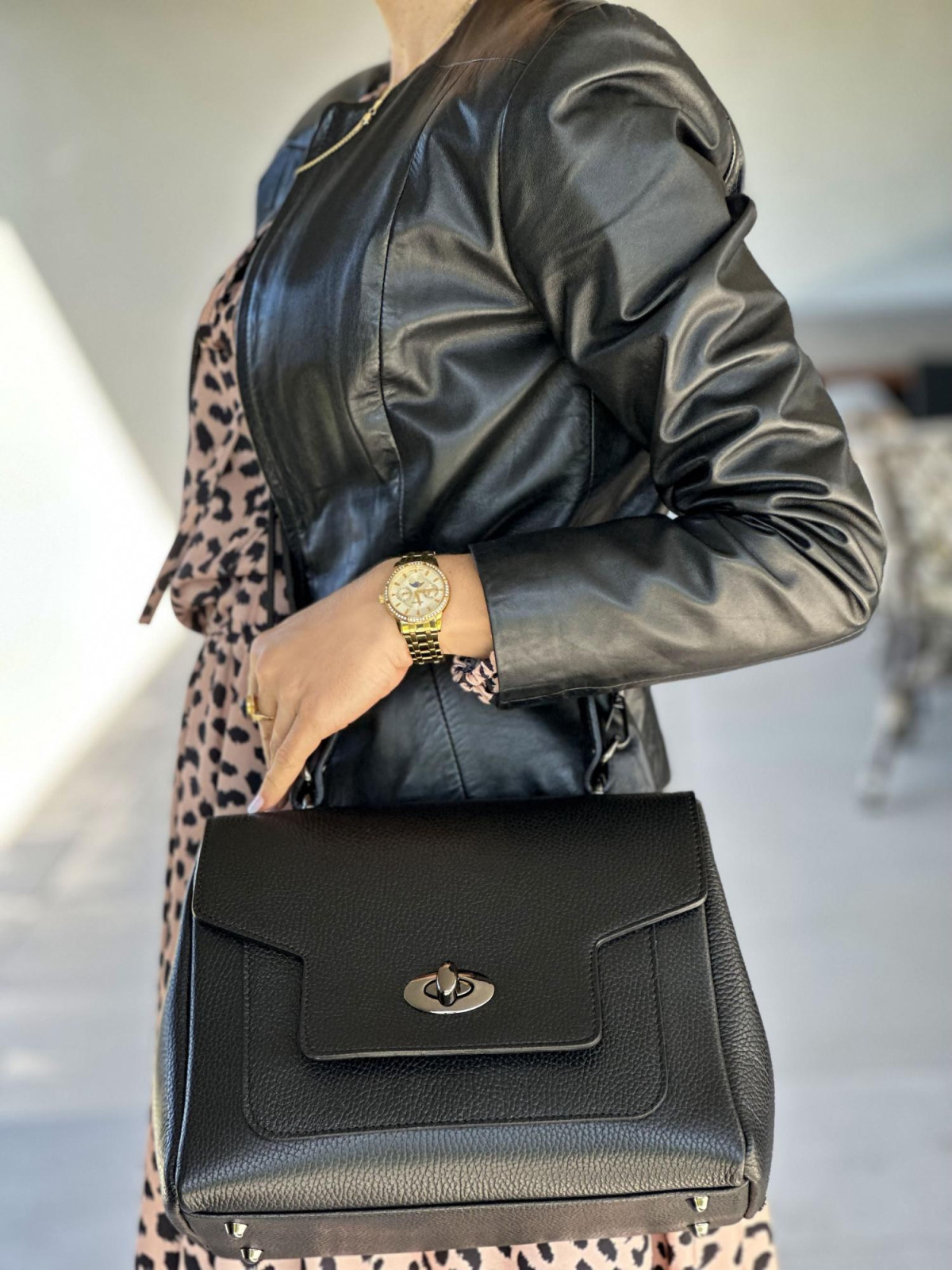 Czarna torebka damska skórzana