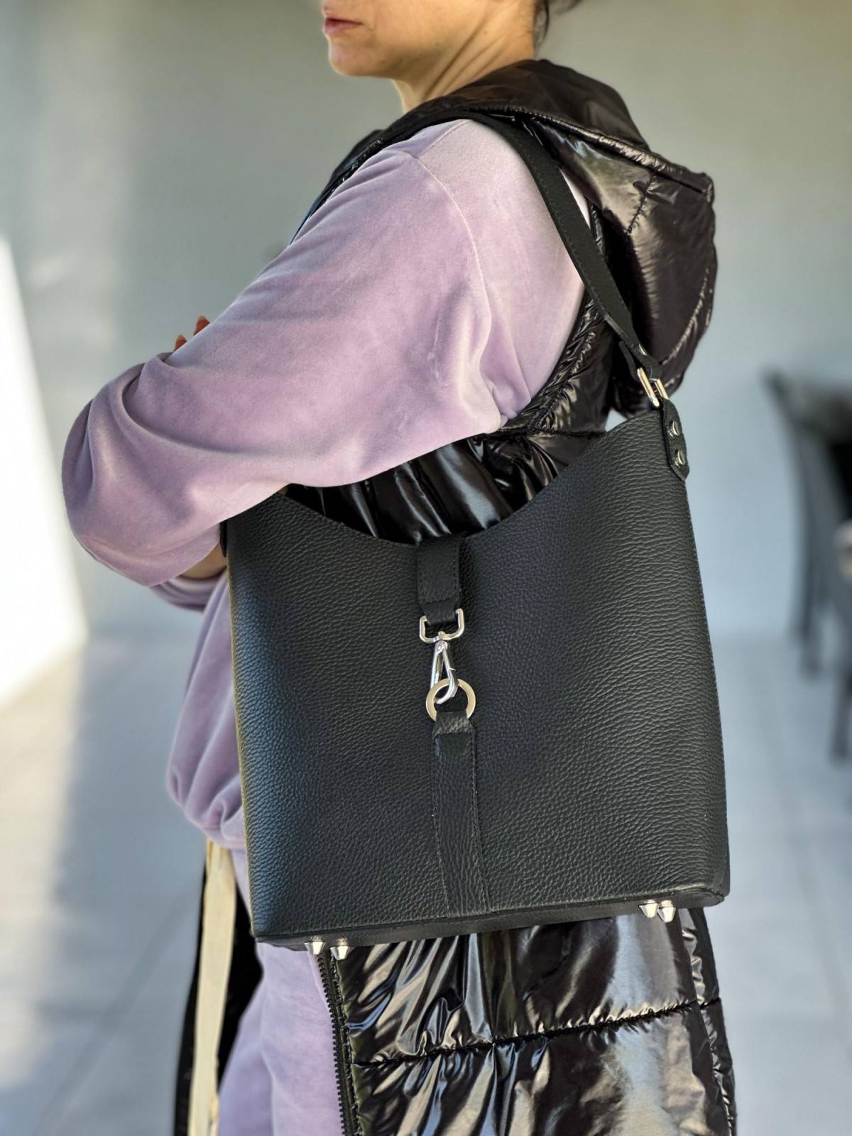 Czarna torebka damska skórzana