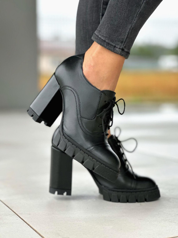 Czarne botki damskie skórzane