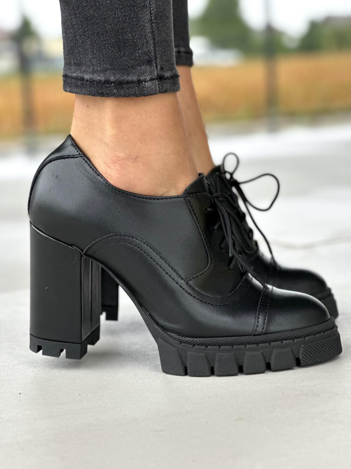 Czarne botki damskie skórzane