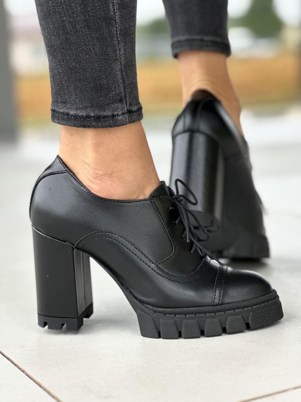 Czarne botki damskie skórzane