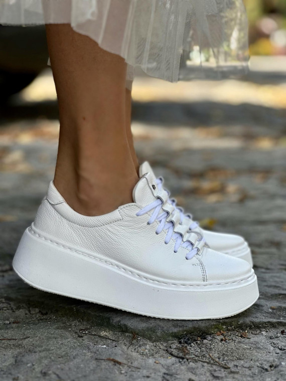 Białe trampki damskie skórzane