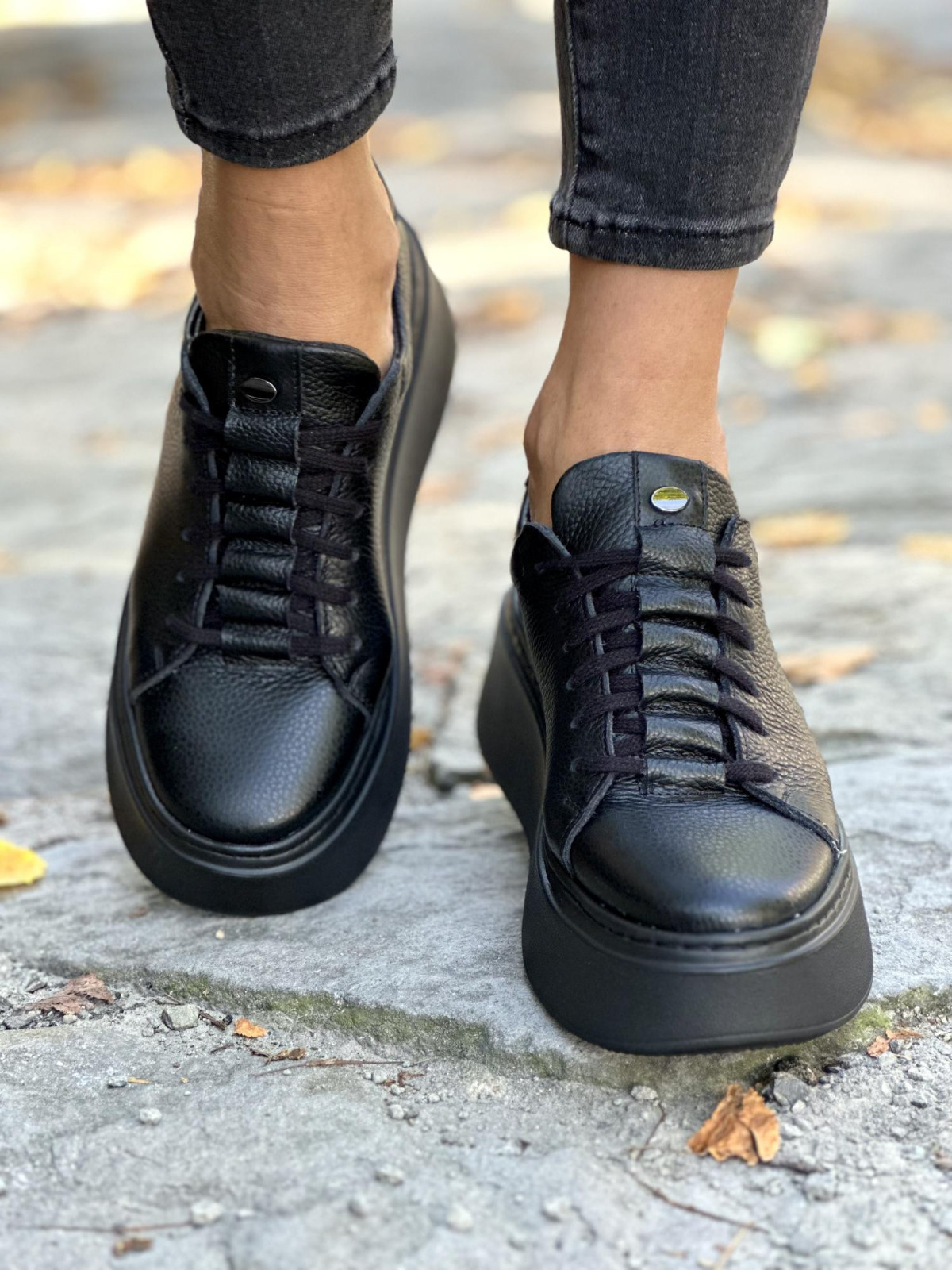 Czarne trampki damskie skórzane