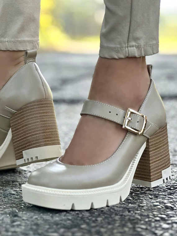 Beżowe półbuty damskie skórzane