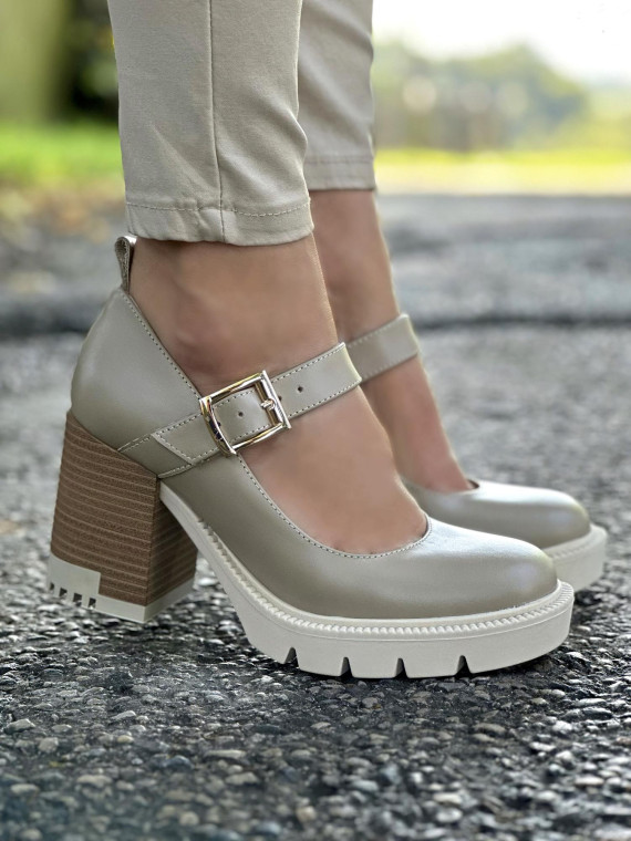 Beżowe półbuty damskie skórzane