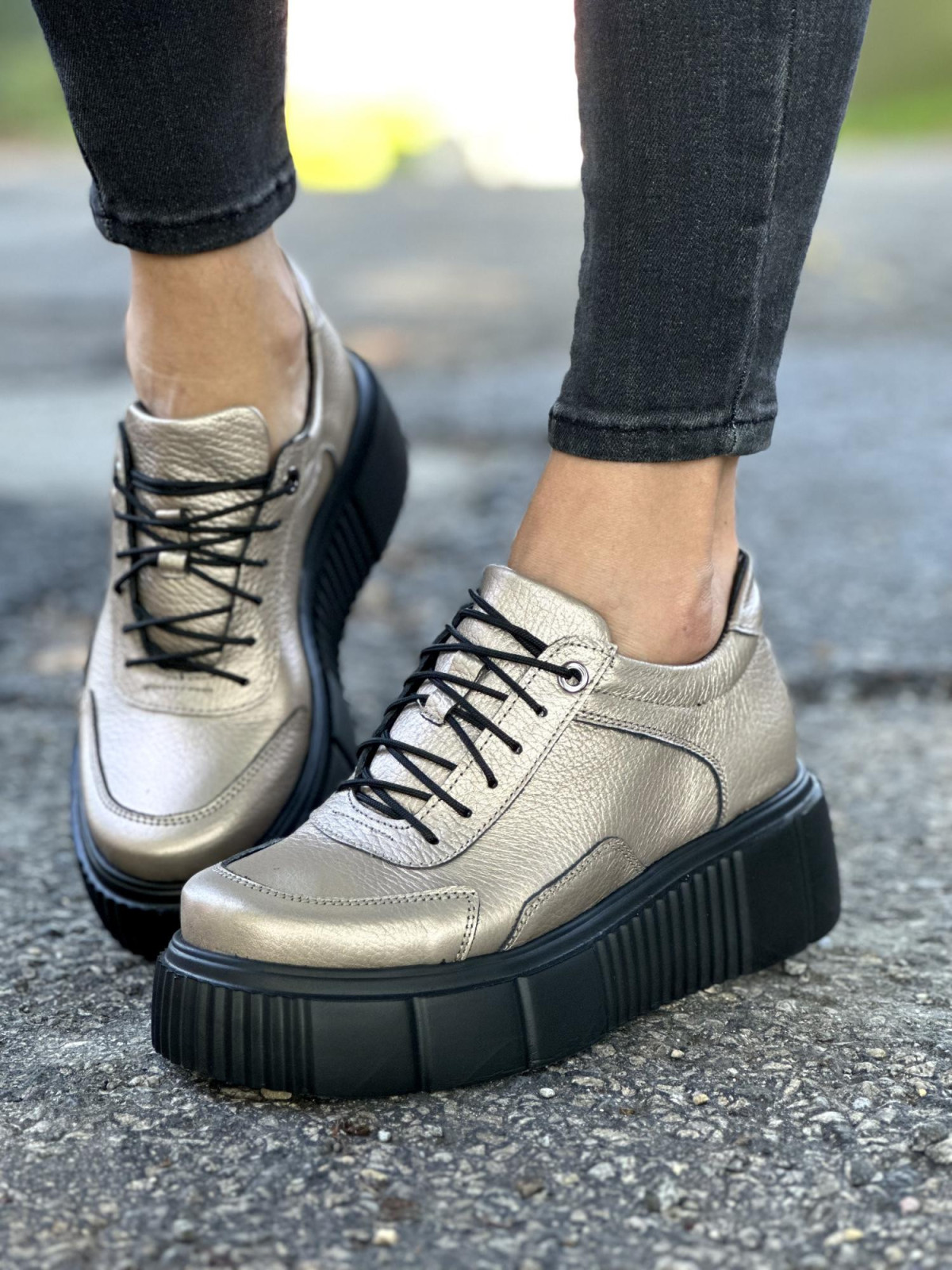 Brązowe trampki damskie skórzane