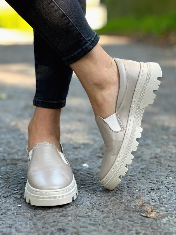 Beżowe półbuty damskie skórzane