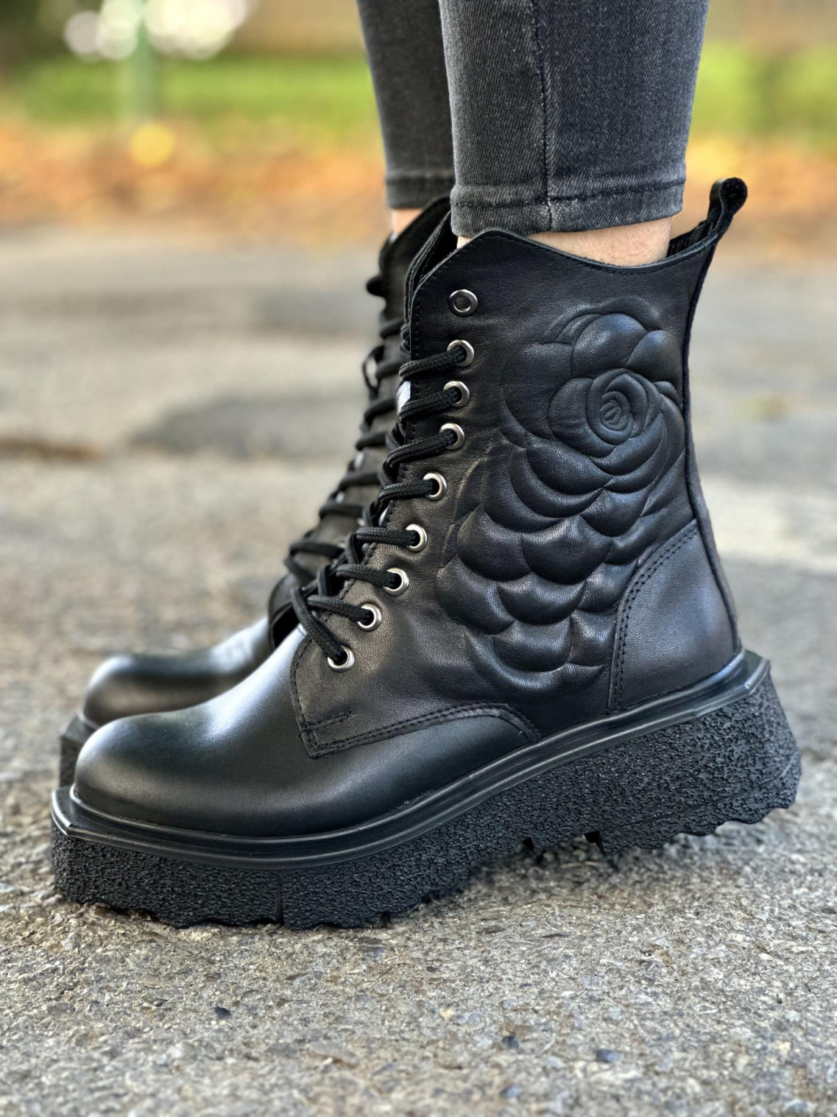 Czarne trapery damskie skórzane