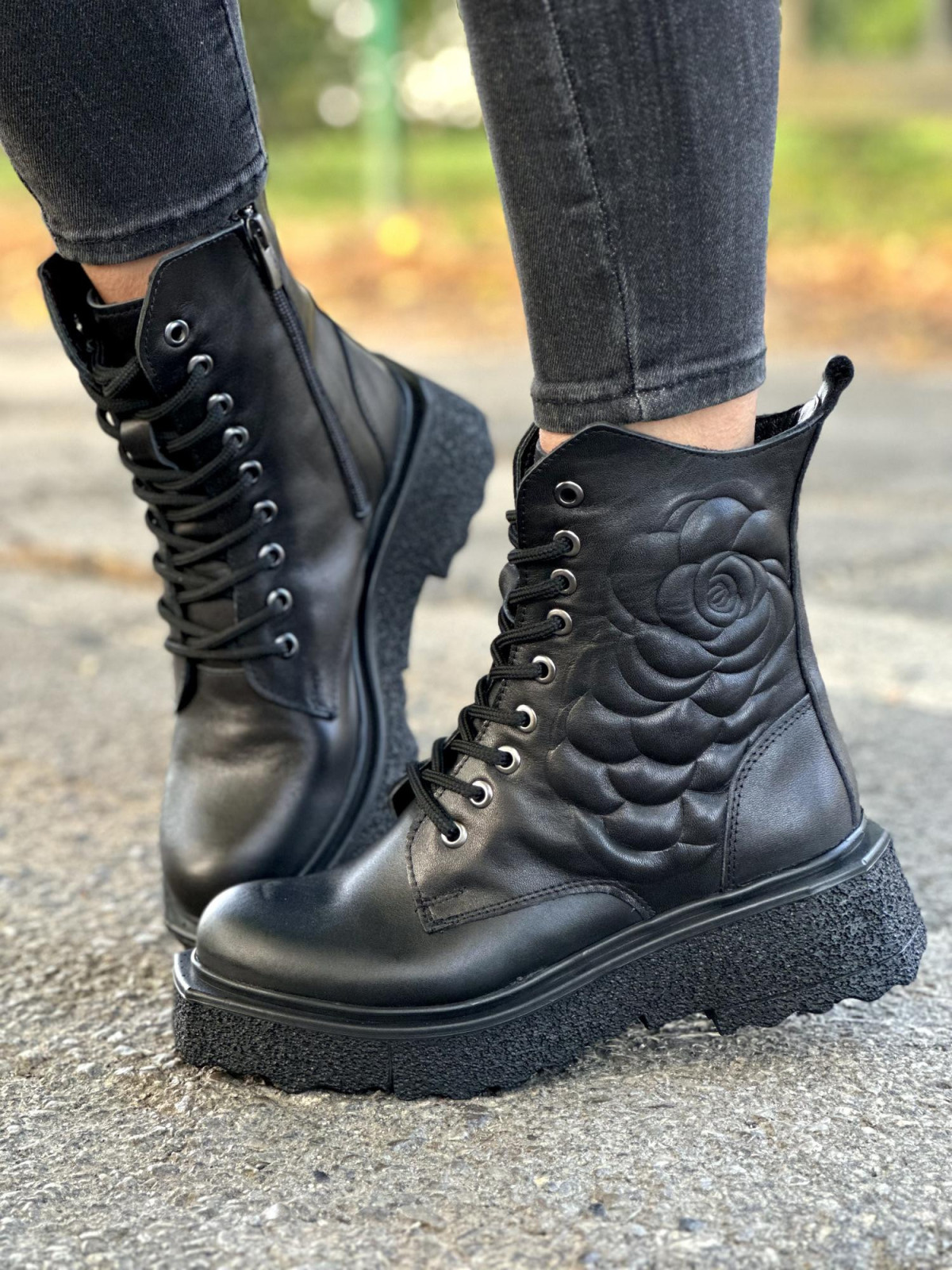 Czarne trapery damskie skórzane