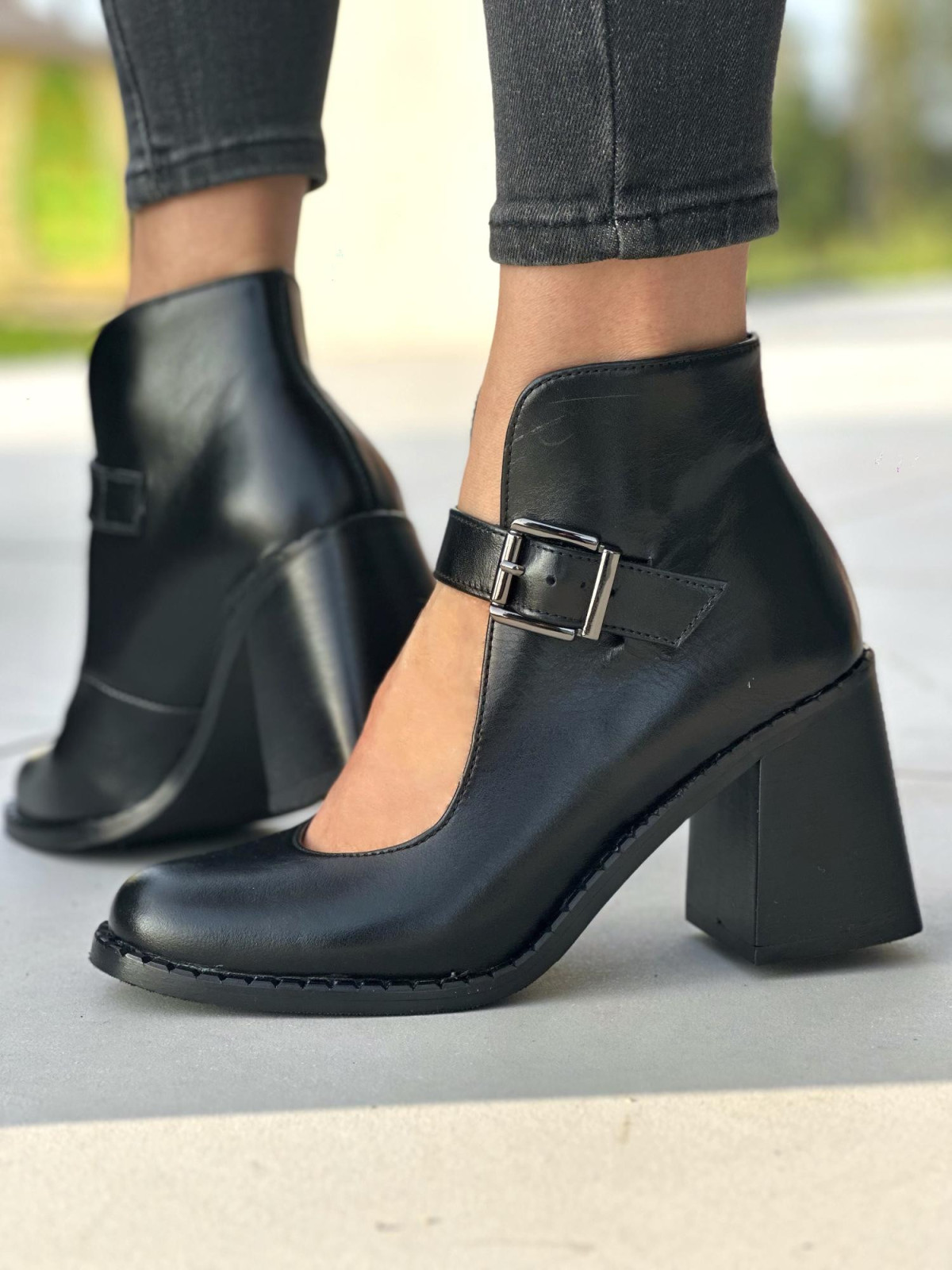 Czarne półbuty damskie skórzane