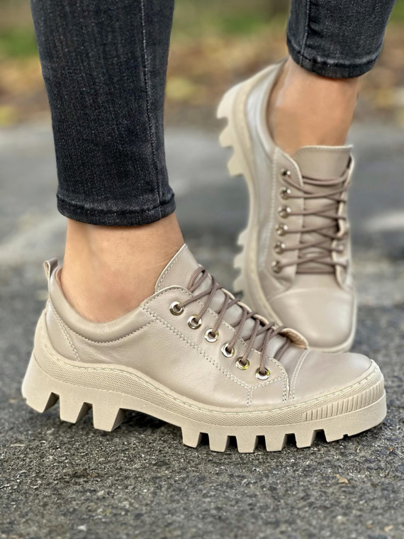 Beżowe trapery damskie skórzane