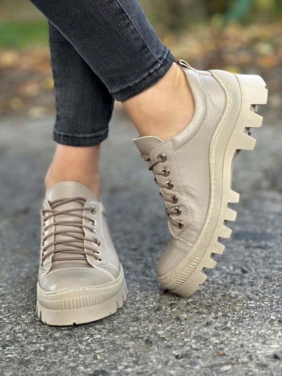 Beżowe trapery damskie skórzane