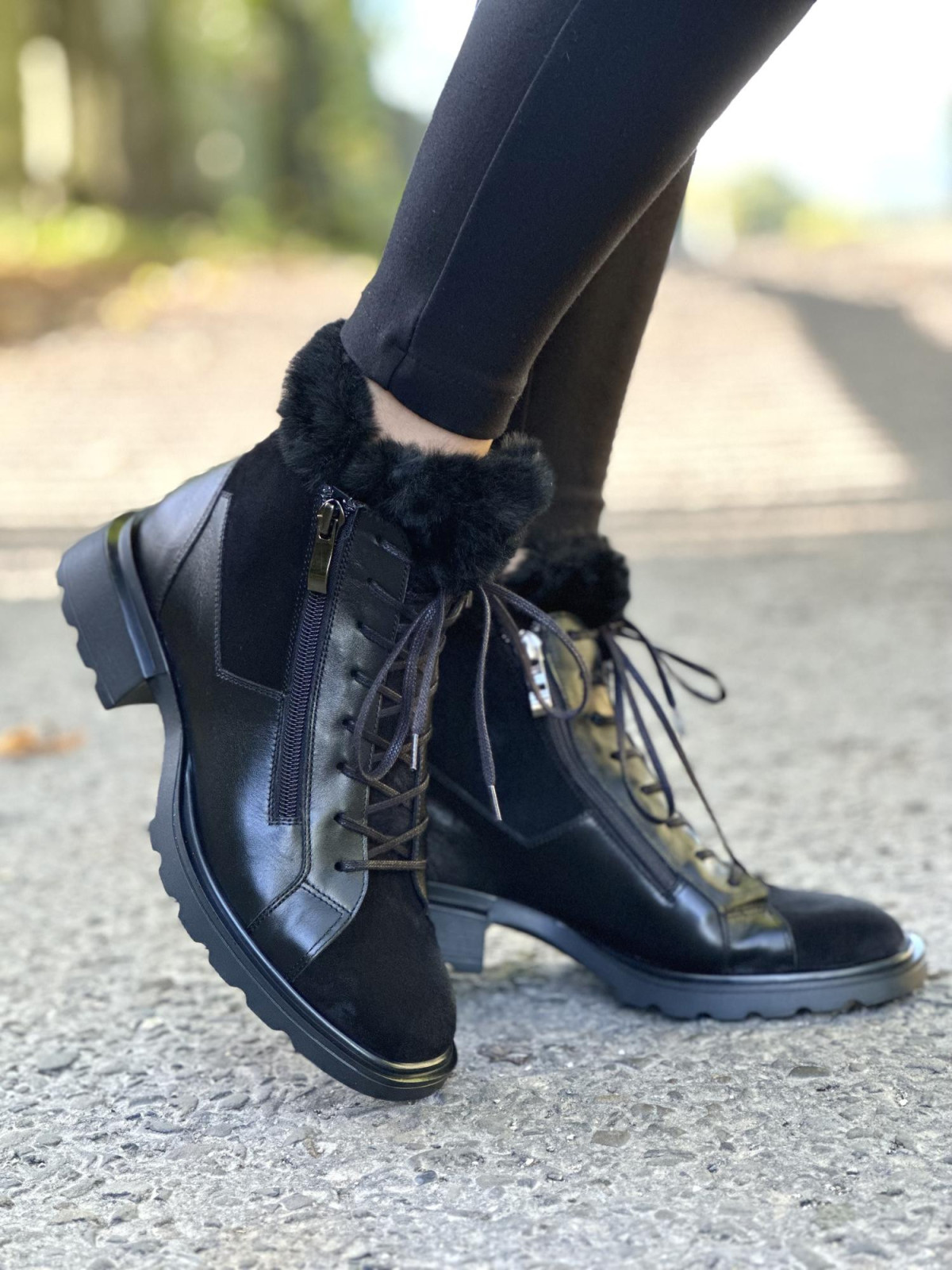 Czarne botki damskie skórzane