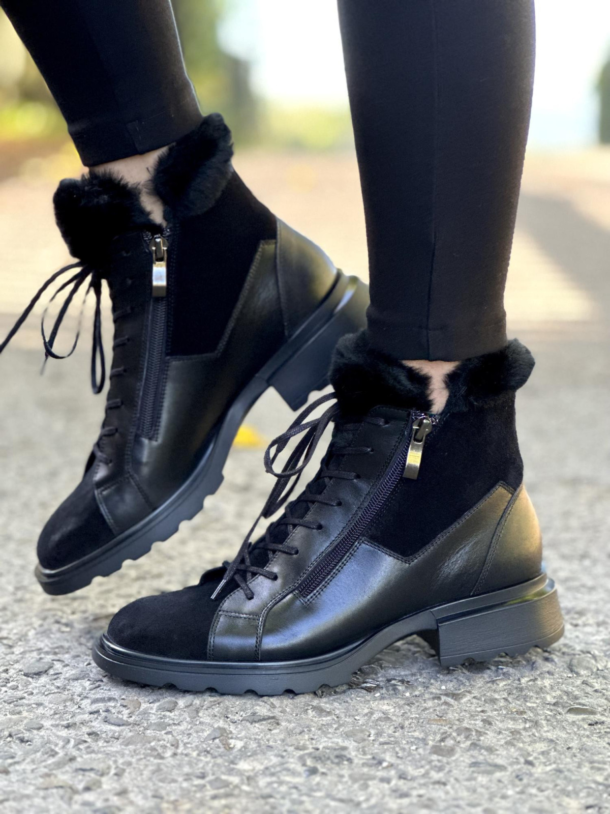 Czarne botki damskie skórzane