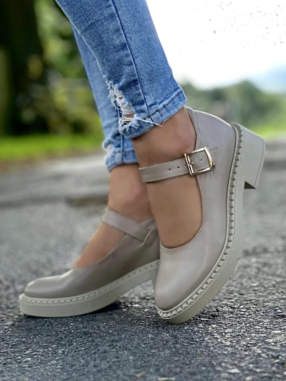 Beżowe półbuty damskie skórzane