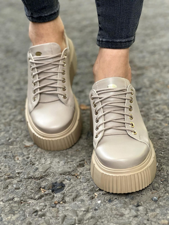 Beżowe trampki damskie skórzane