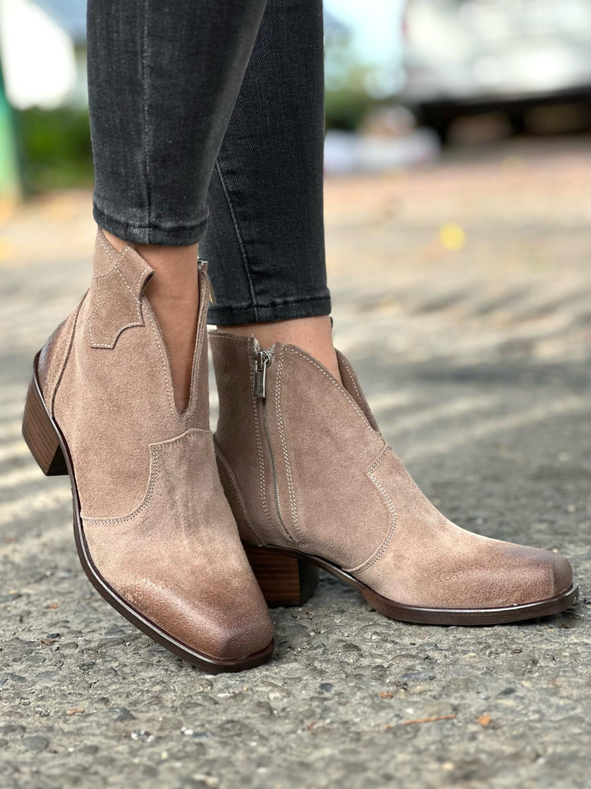 Brązowe botki damskie skórzane