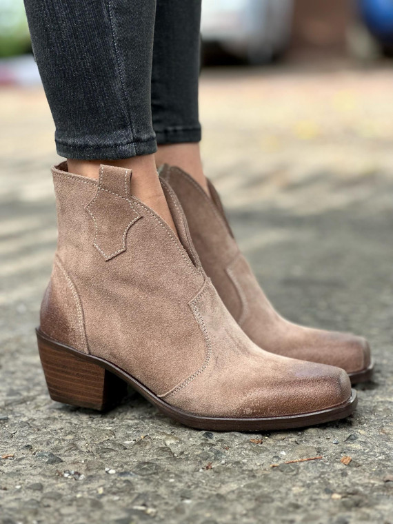 Brązowe botki damskie skórzane