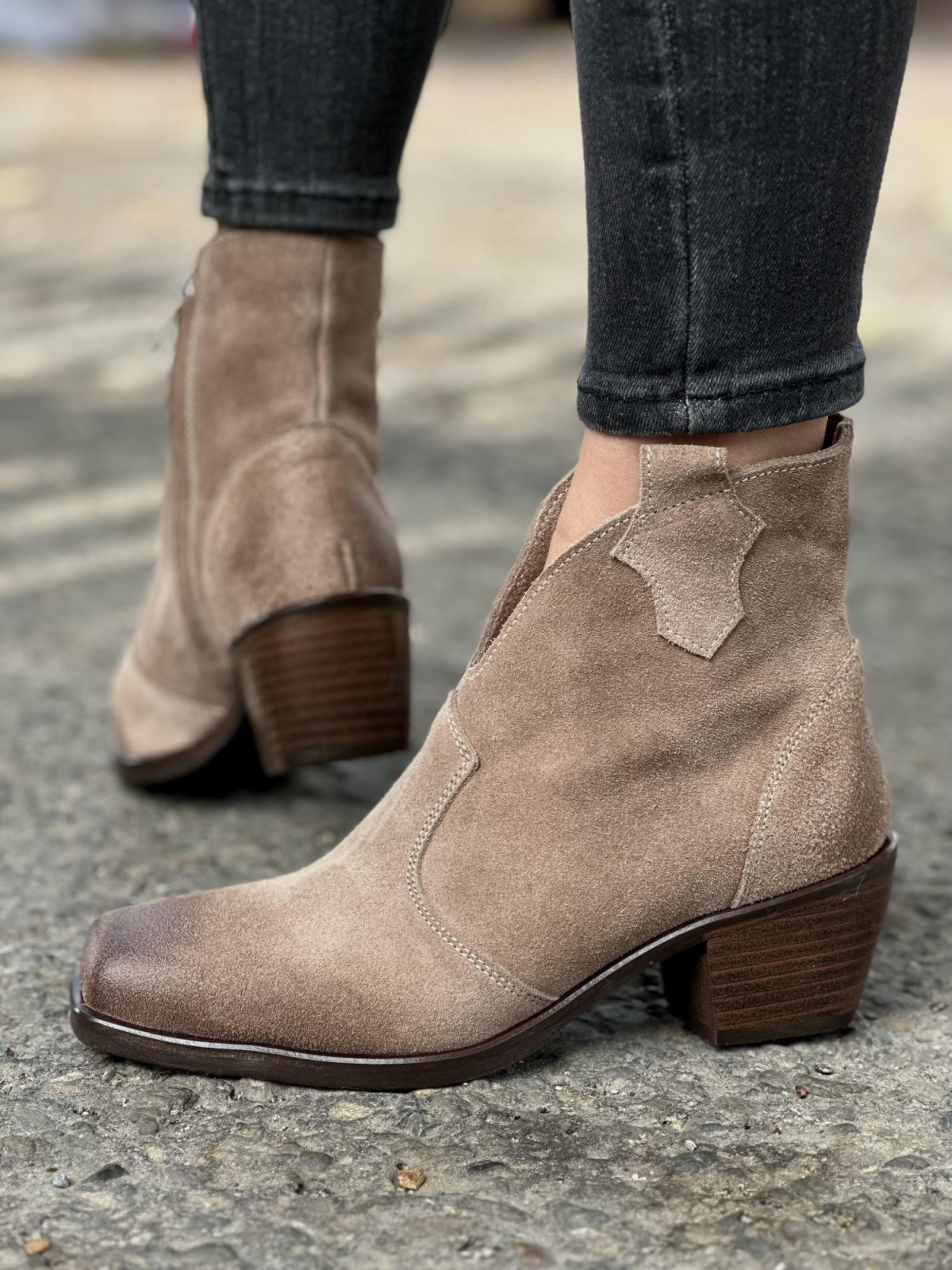 Brązowe botki damskie skórzane