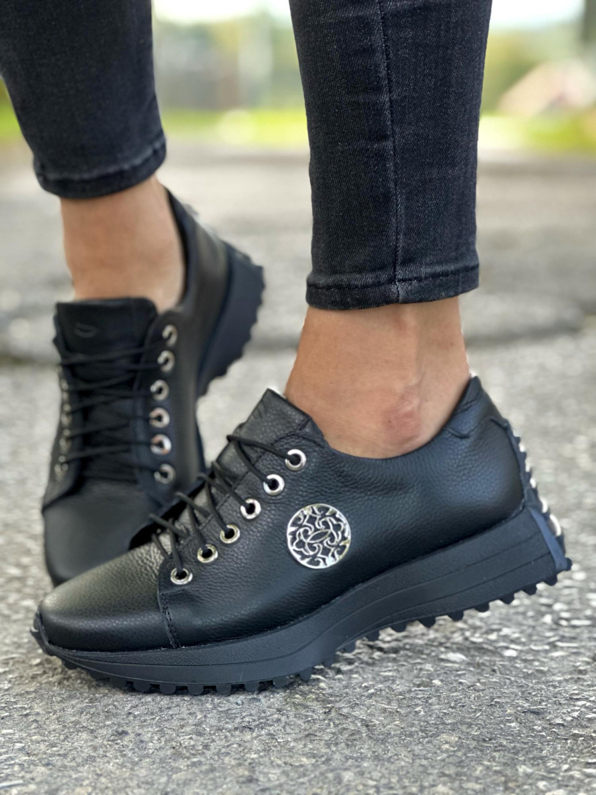 Czarne trampki damskie skórzane