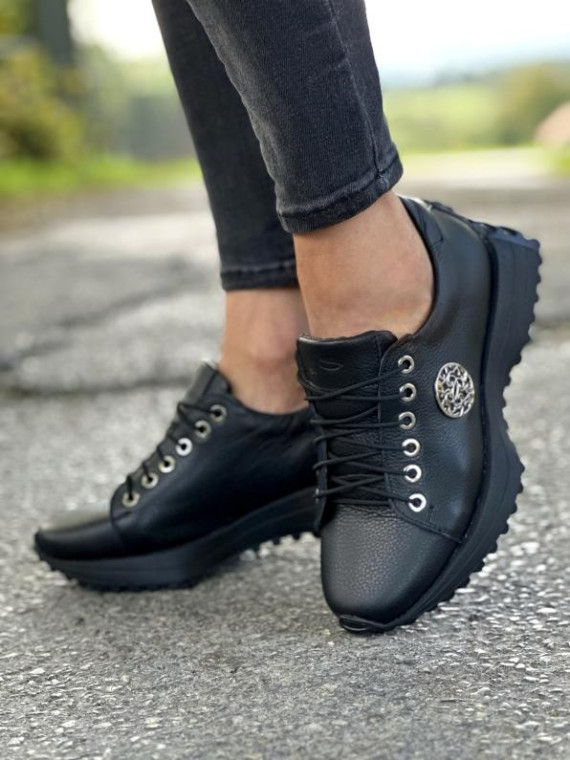 Czarne trampki damskie skórzane