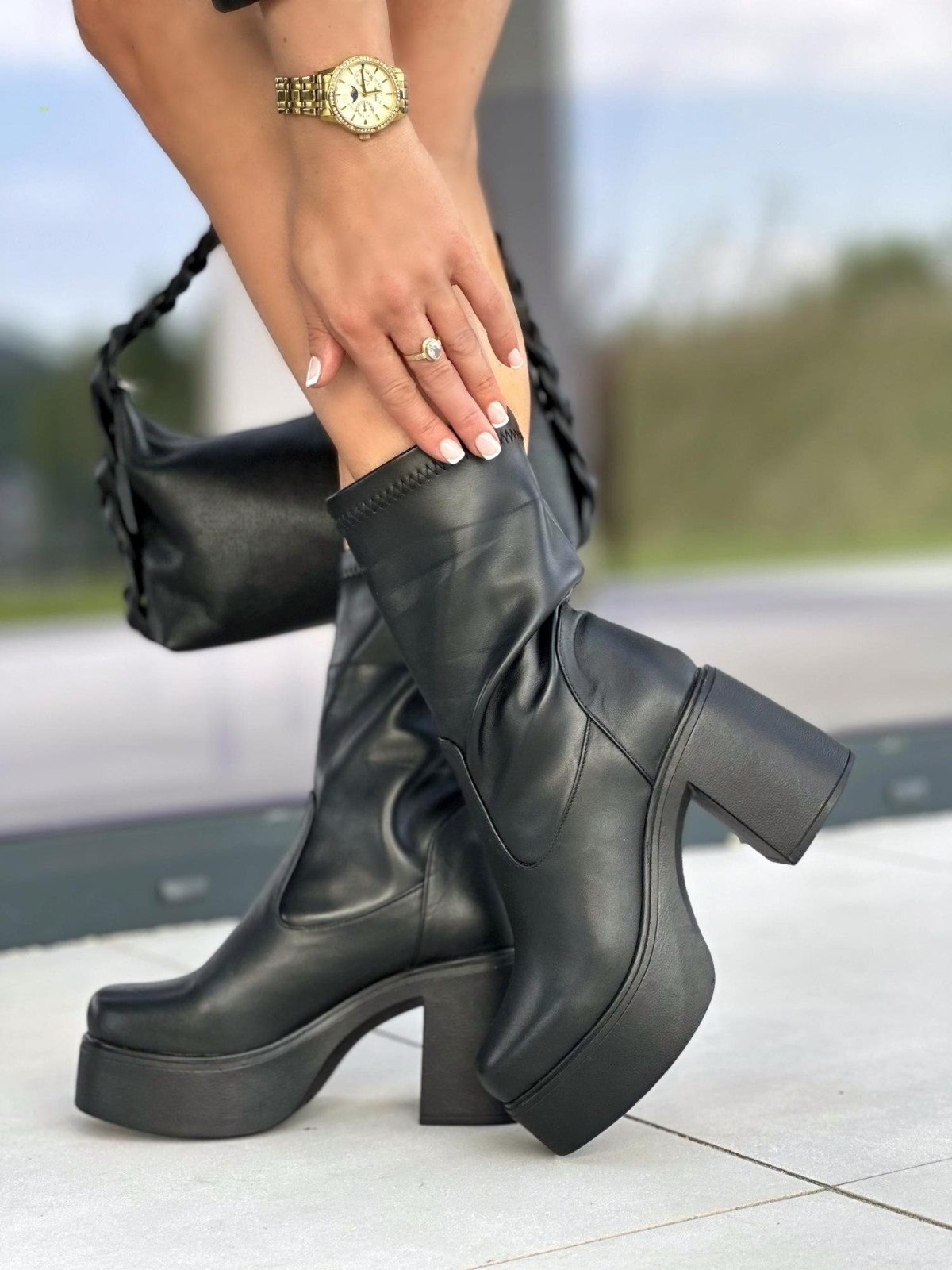 Czarne botki damskie skórzane