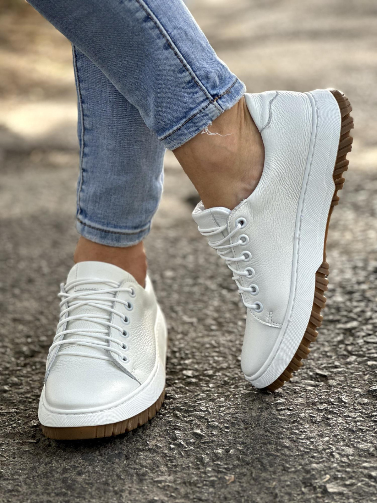 Białe trampki damskie skórzane