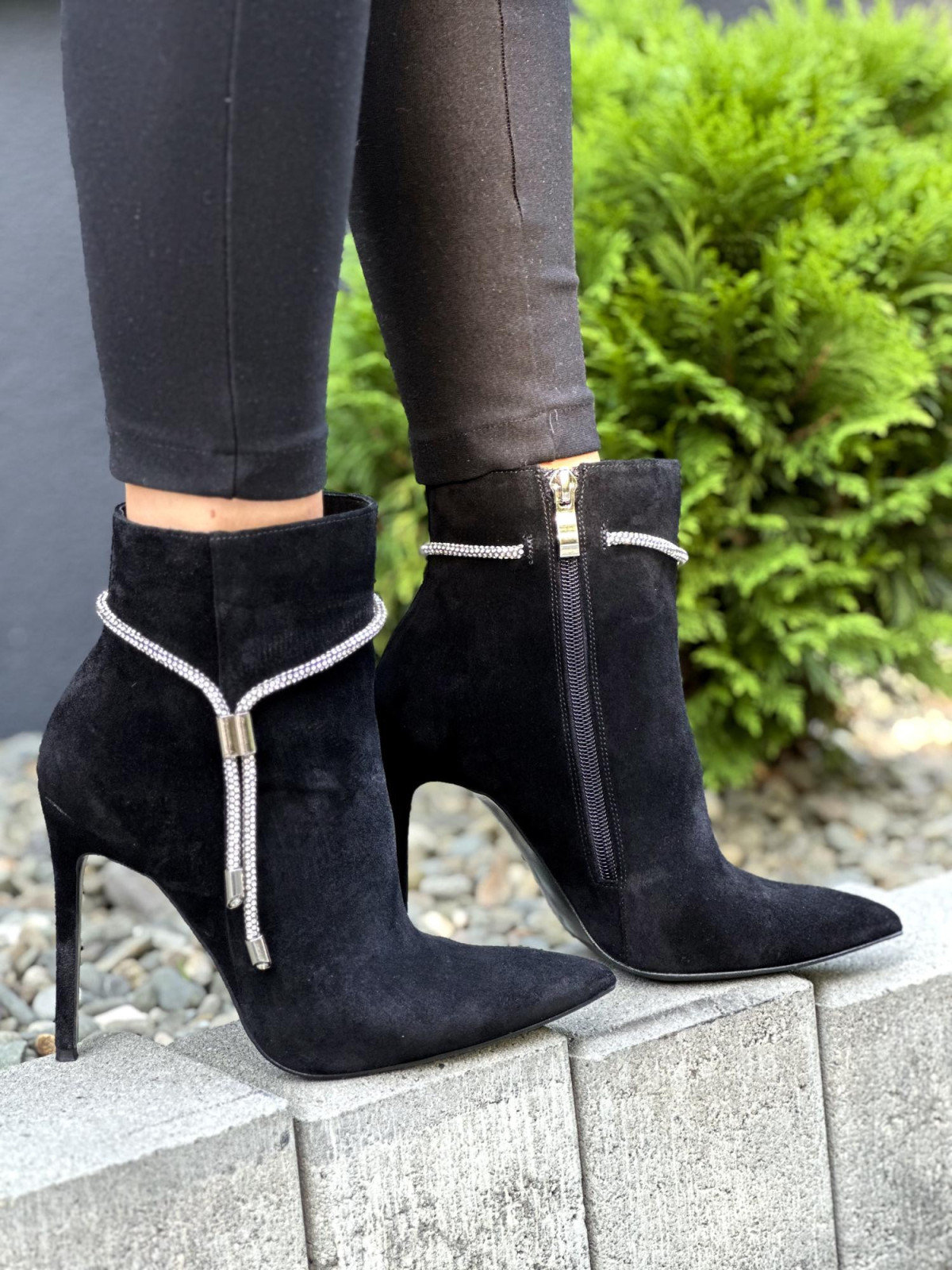 Czarne botki damskie skórzane