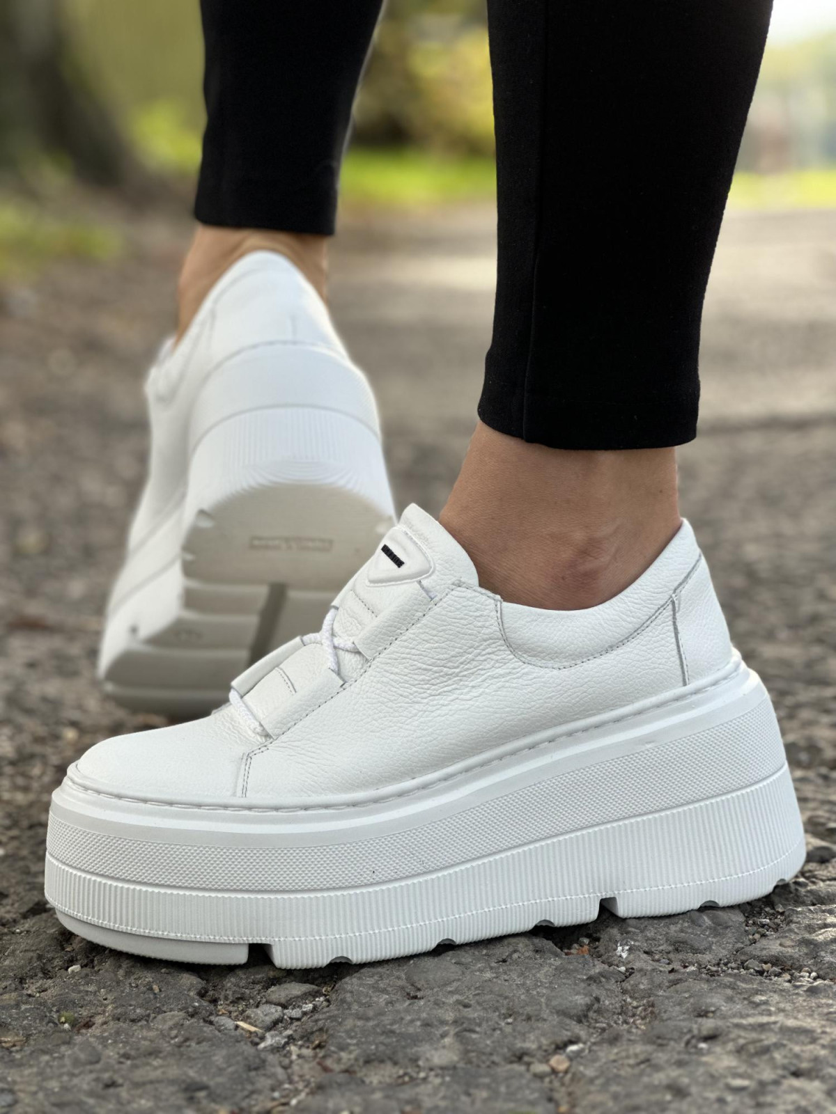 Białe trampki damskie skórzane