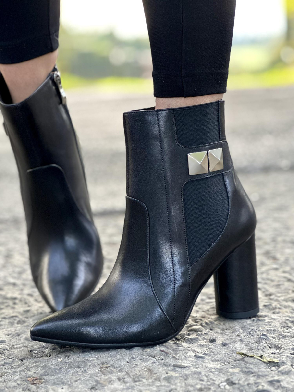 Czarne botki damskie skórzane