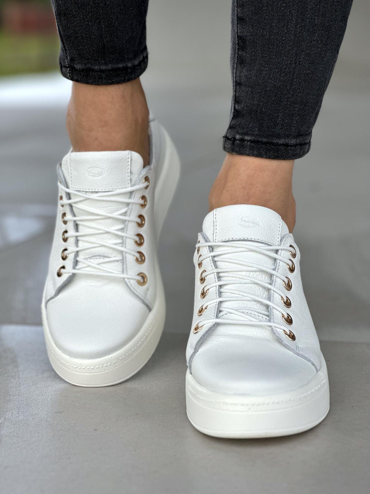 Białe trampki damskie skórzane