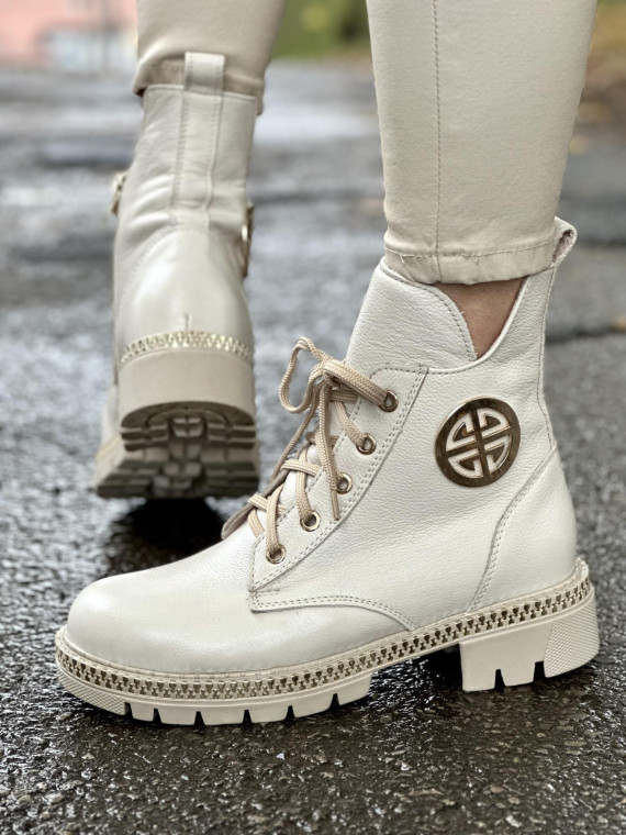 Beżowe trapery damskie skórzane