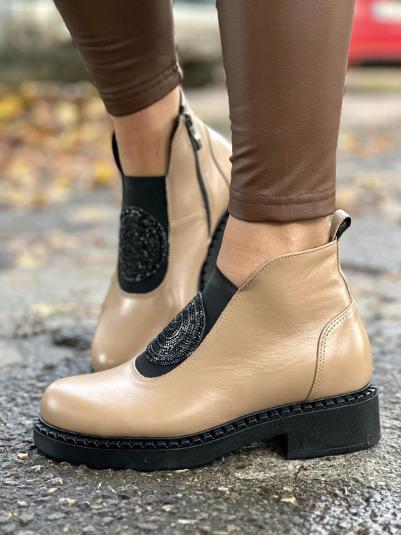 Beżowe botki damskie skórzane