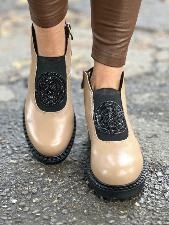 Beżowe botki damskie skórzane