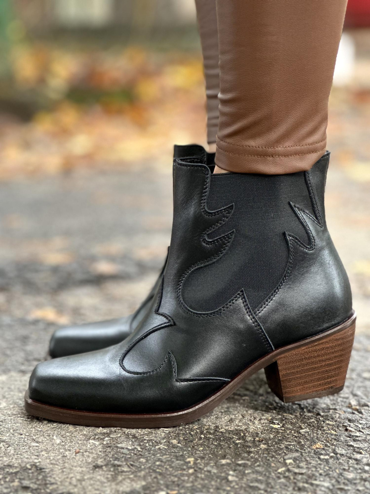 Czarne botki damskie skórzane