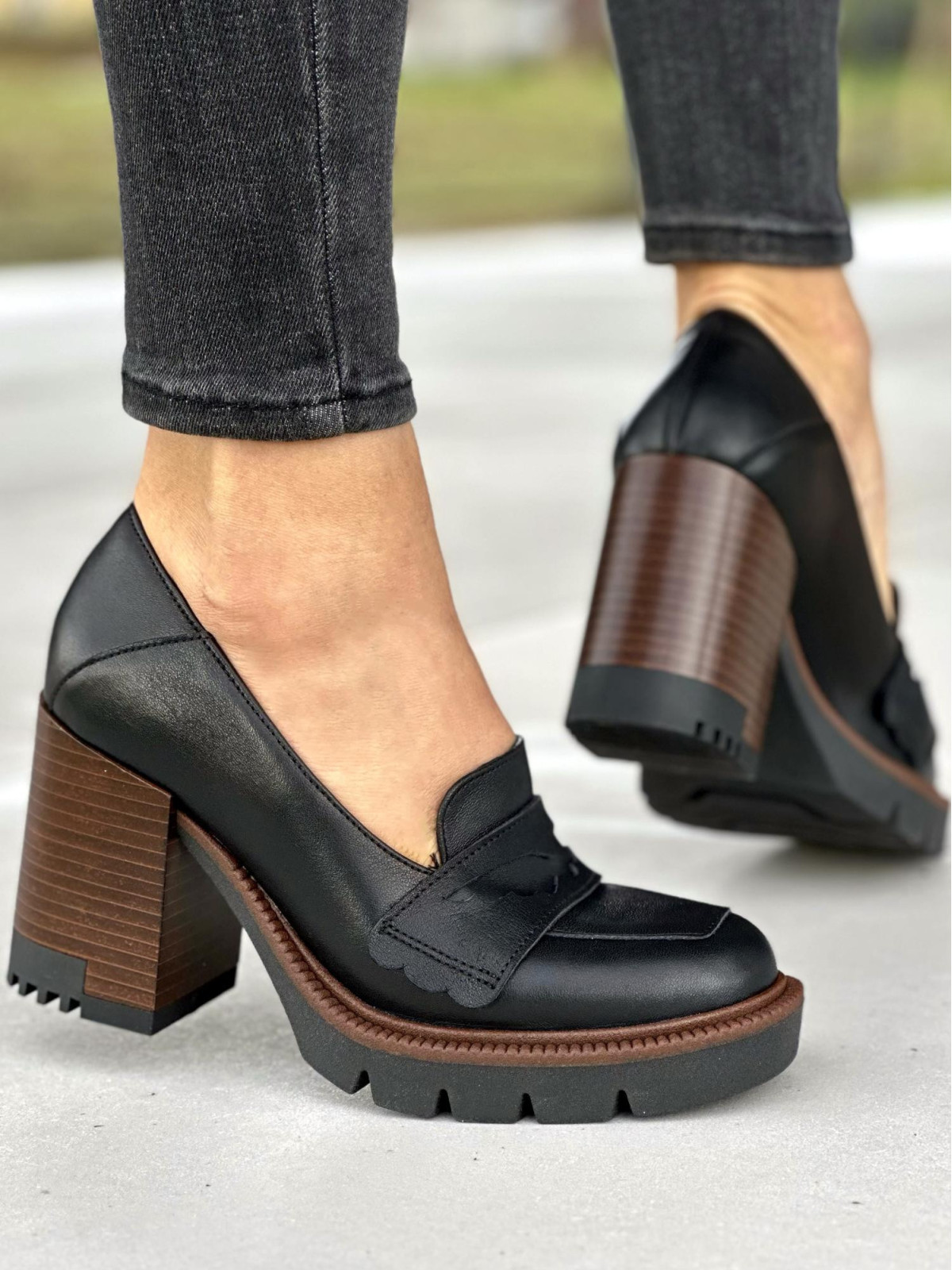 Czarne półbuty damskie skórzane